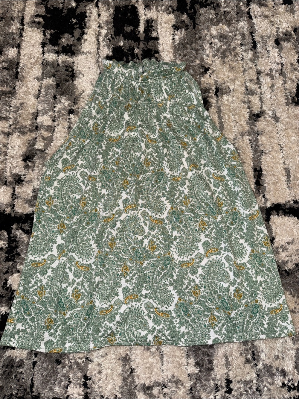MELLODAY Green Paisley Sleeveless Blouse with Gold Accents